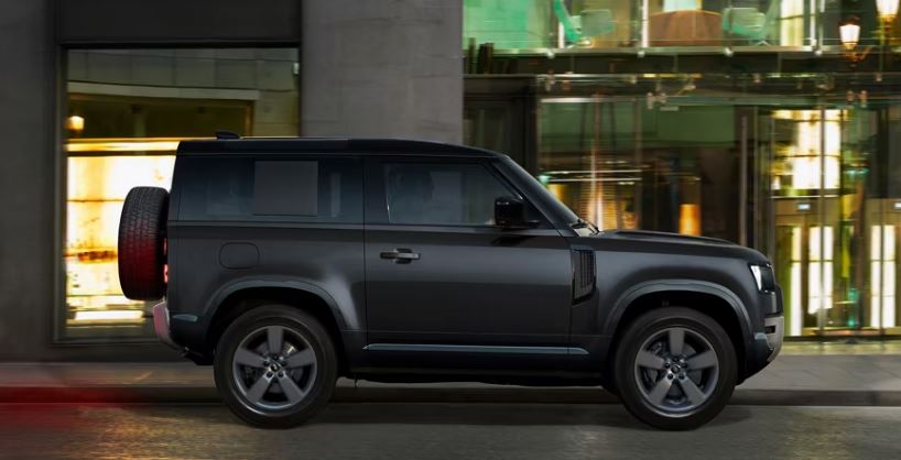 Land Rover Defender 2025